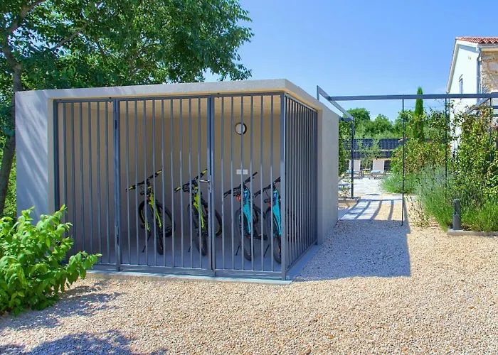 Jerini Estate By Interhome Vrh (Krk)